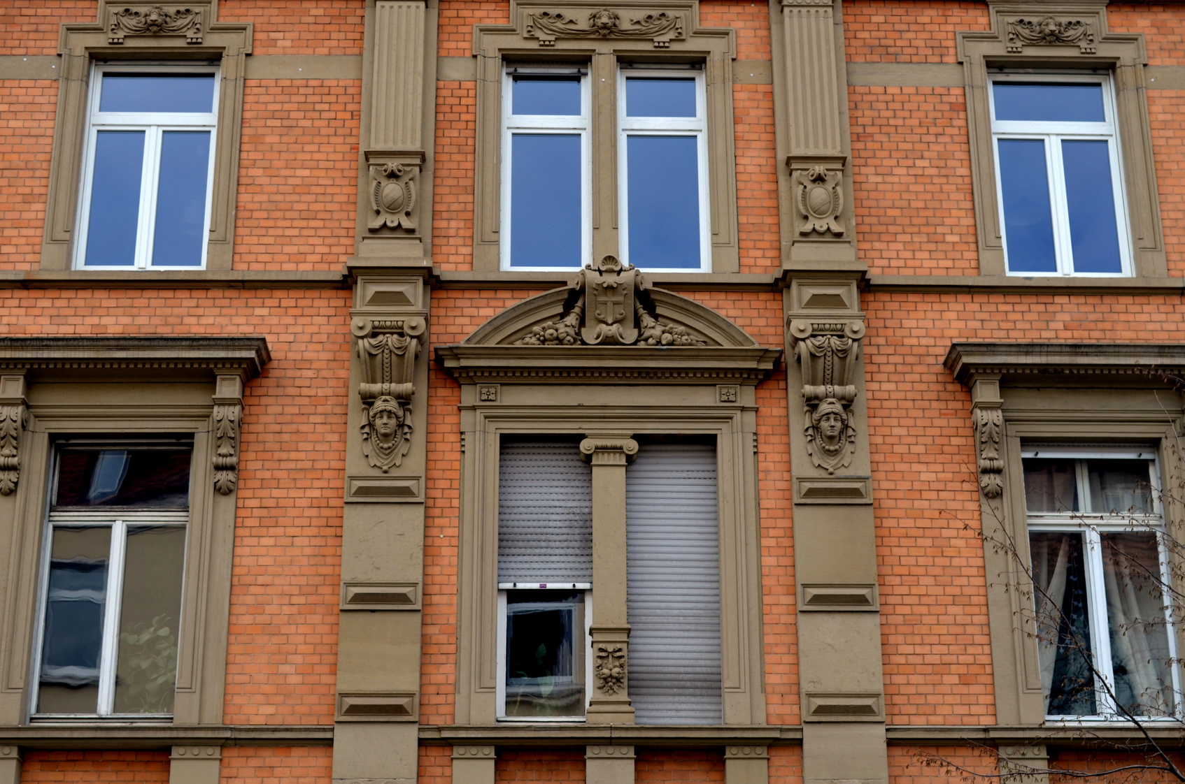 Sanierte Altbauwohnung, 4 Zimmer, 120 qm, unvermietet, als Renditeobjekt, Neubrandenburg